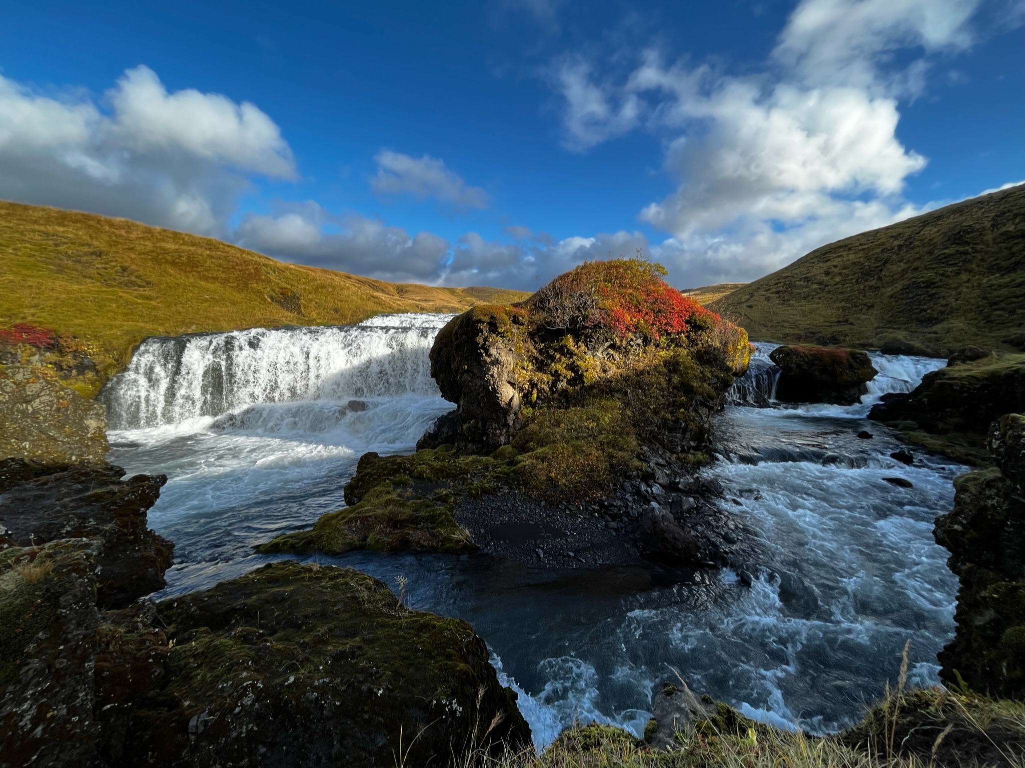 A hike on a beautiful afternoon atop of Skógafoss